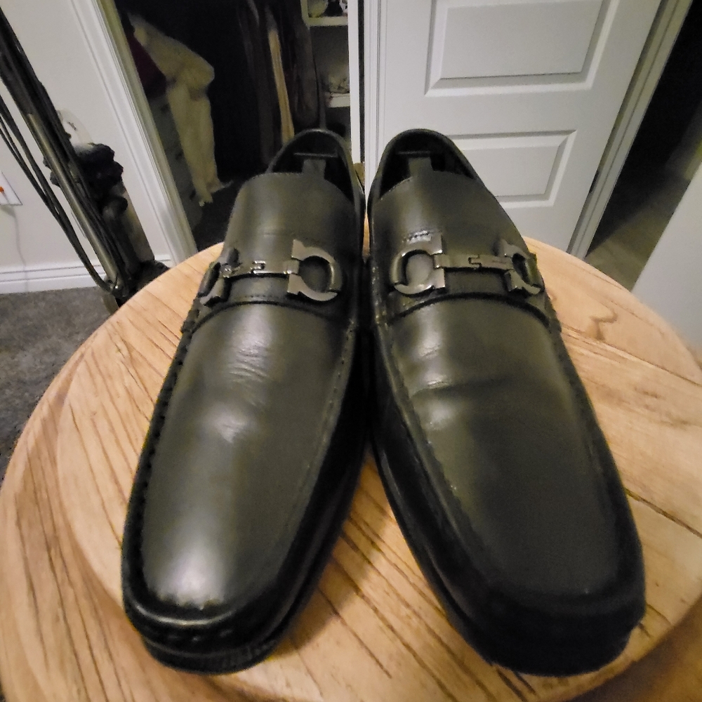 Dress shoes